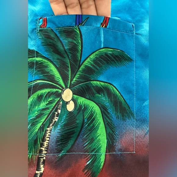 V.H.O. Blue and Green Casual Button Down Hawaiian Front Pocket shirt - Picture 7 of 12